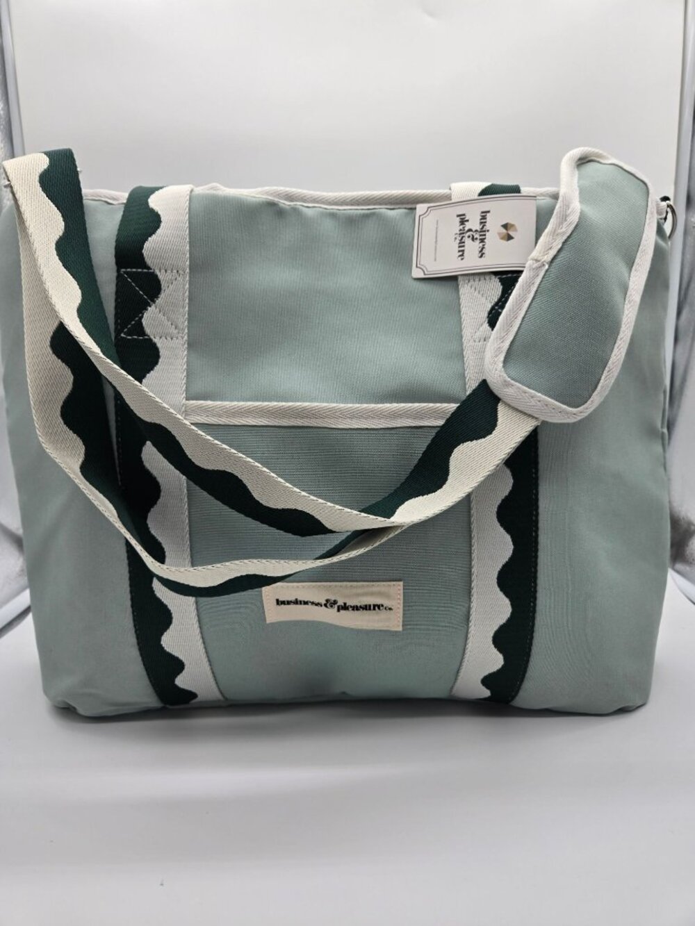 NWT Business & Pleasure Co Holiday Cooler Tote Rivie Green Insulated Beach Bag